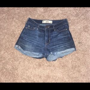 Hollister high rise shorts!